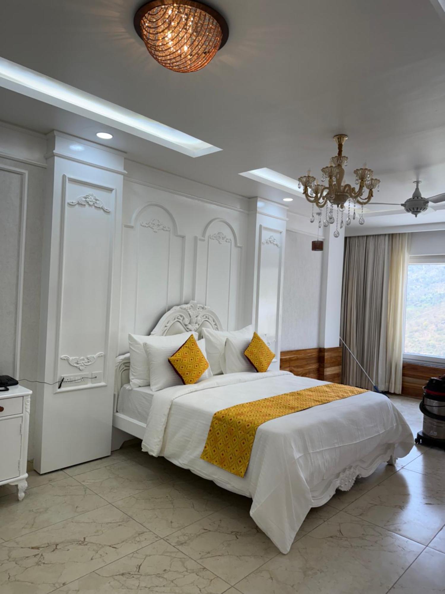 Sterling Kastoori Rudraprayag Hotel ภายนอก รูปภาพ