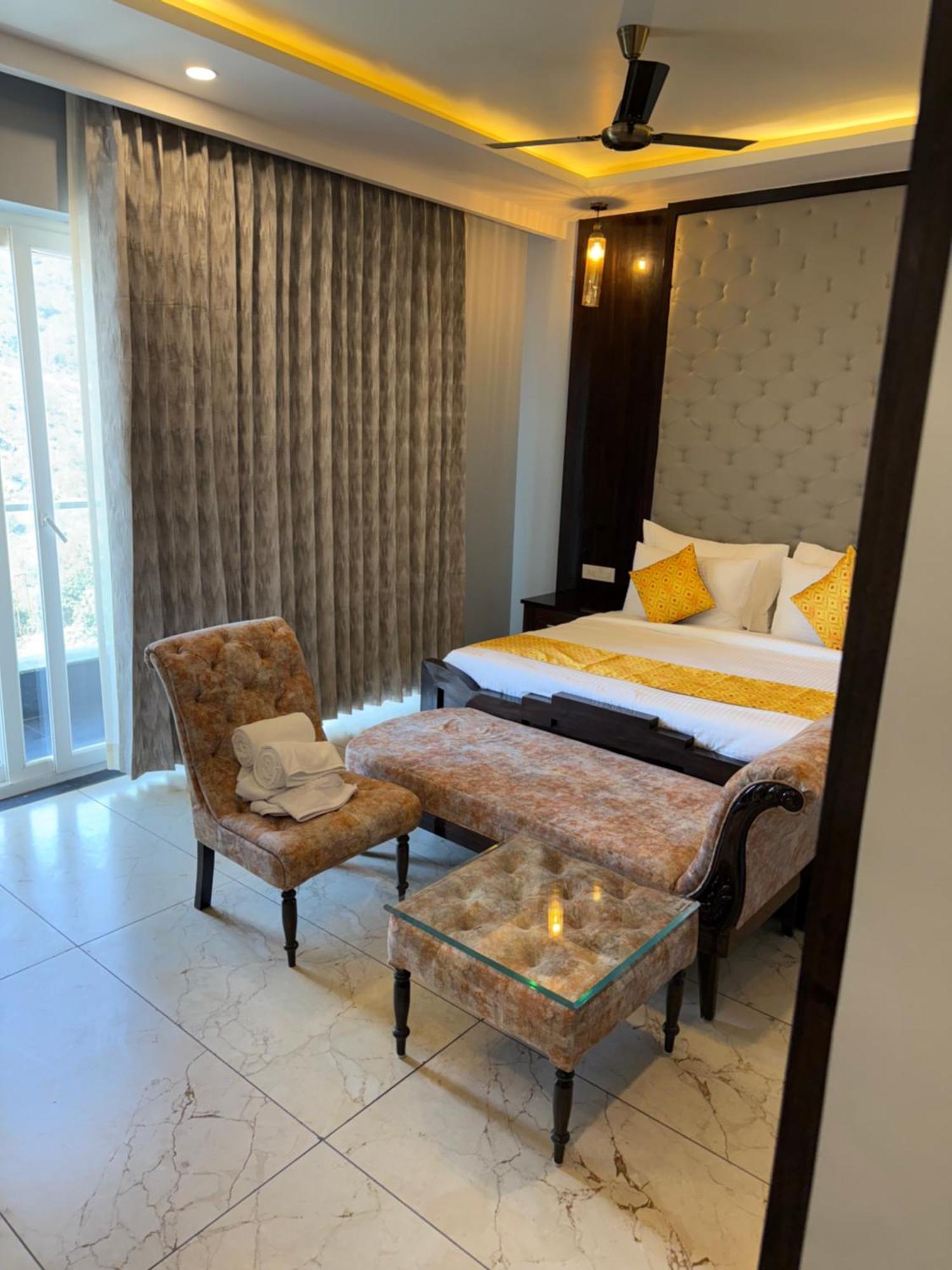 Sterling Kastoori Rudraprayag Hotel ภายนอก รูปภาพ