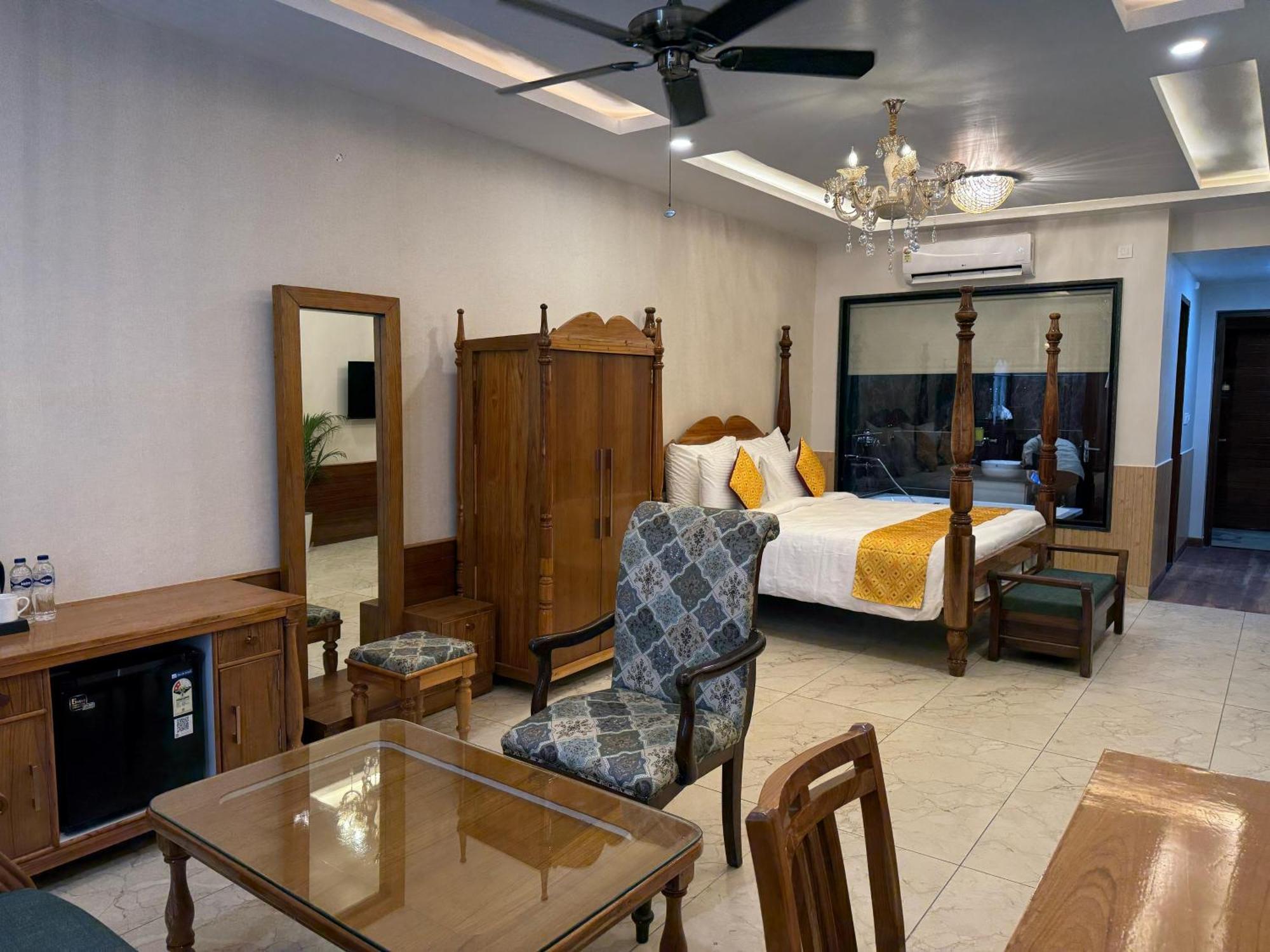 Sterling Kastoori Rudraprayag Hotel ภายนอก รูปภาพ